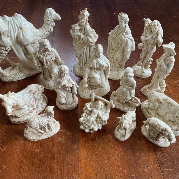 Vintage Nativity 15 Piece Ceramic Set - Picture 1 of 10